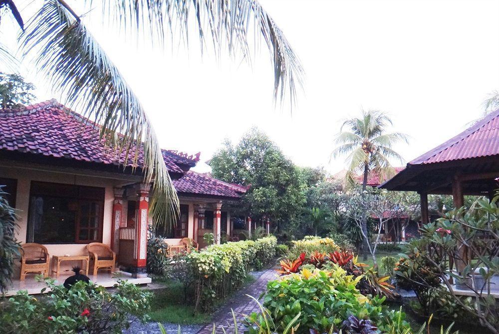 Lovina Beach Hotel Extérieur photo