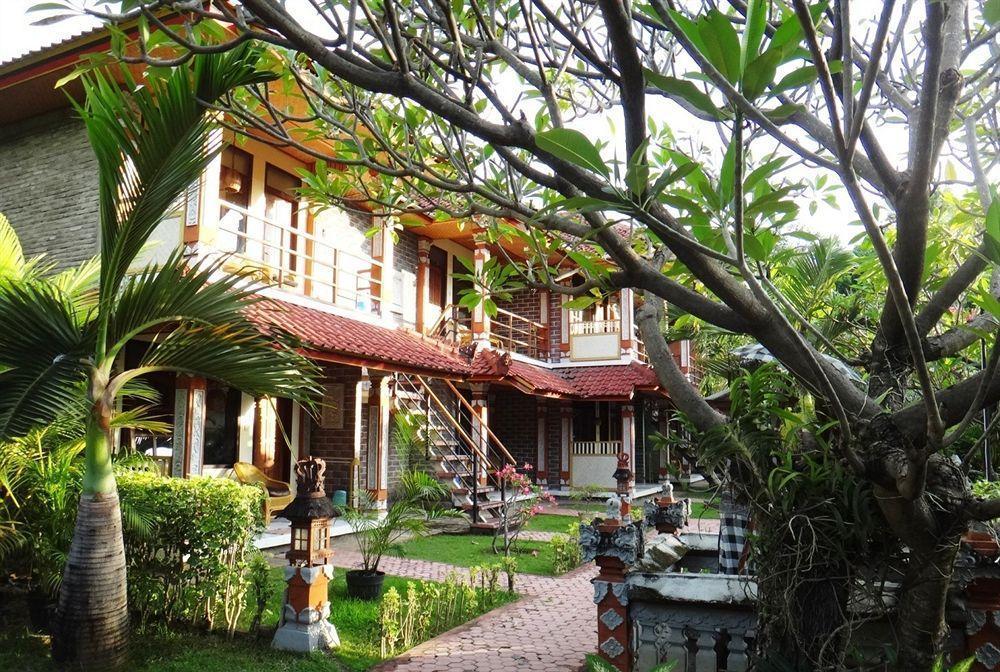 Lovina Beach Hotel Extérieur photo